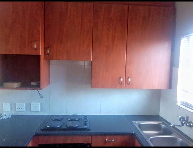 2 BEDROOM TOWNHOUSE FOR SALE IN GROBLERPARK